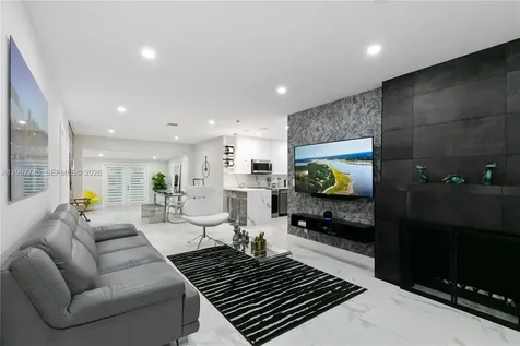 2376 NW 2nd Street Miami FL 33125