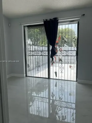 6714 NW 188th Terrace Hialeah FL 33015