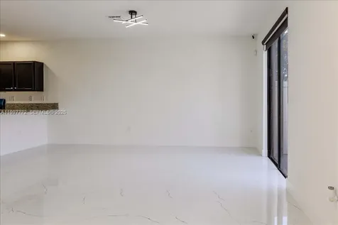 3335 W 94th Terrace Hialeah FL 33018