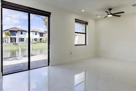3335 W 94th Terrace Hialeah FL 33018