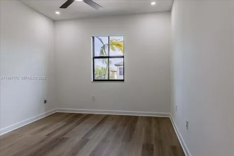 3335 W 94th Terrace Hialeah FL 33018