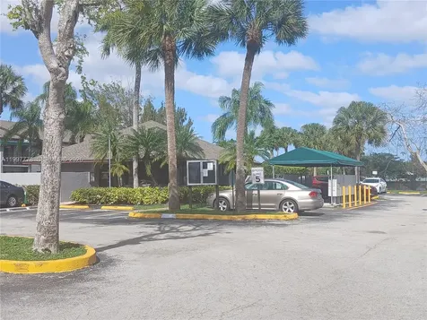 7405 SW 152 Avenue Kendall FL 33176