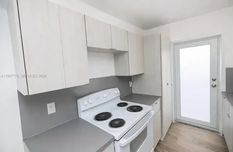 7271 Gary Avenue Miami Beach FL 33141
