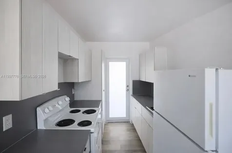 7271 Gary Avenue Miami Beach FL 33141