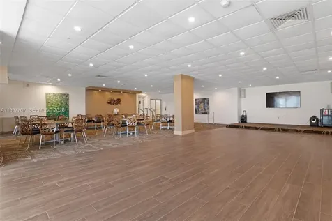 5701 Collins Avenue Miami Beach FL 33140