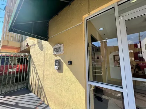 637 SW 3rd Street Miami FL 33130