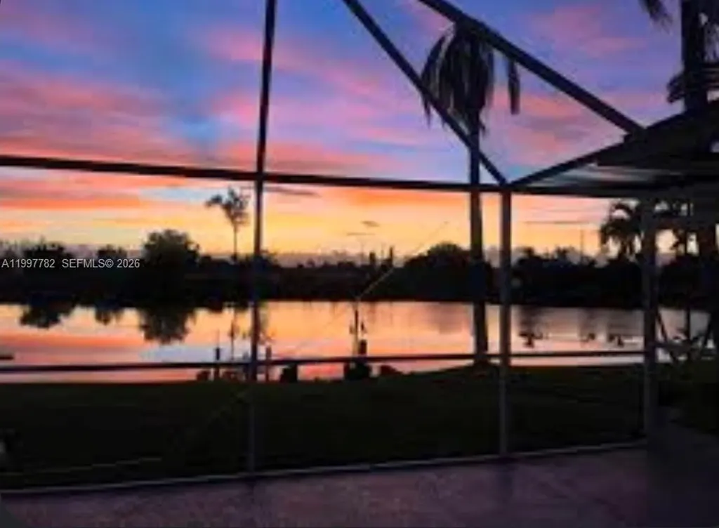 251 SW 22 Place Cape Coral FL 33991