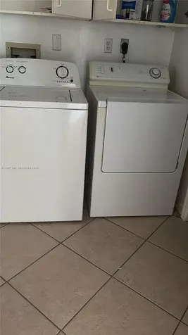 251 SW 22 Place Cape Coral FL 33991