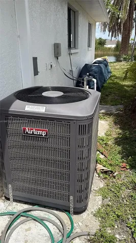 251 SW 22 Place Cape Coral FL 33991