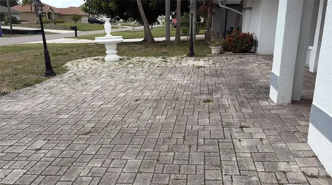 251 SW 22 Place Cape Coral FL 33991