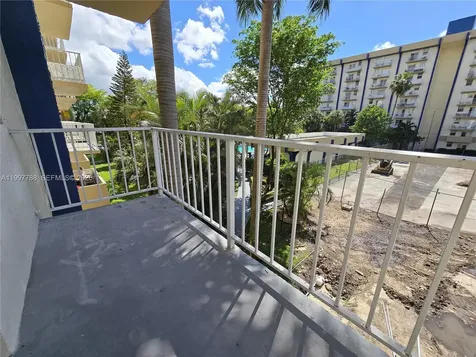 4550 NW 9th Street Miami FL 33126