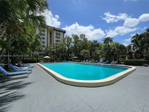 4550 NW 9th Street Miami FL 33126