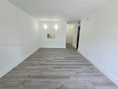 4550 NW 9th Street Miami FL 33126