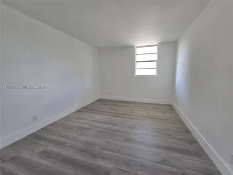 4550 NW 9th Street Miami FL 33126