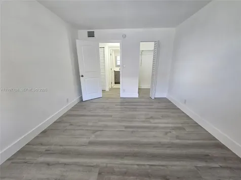 4550 NW 9th Street Miami FL 33126