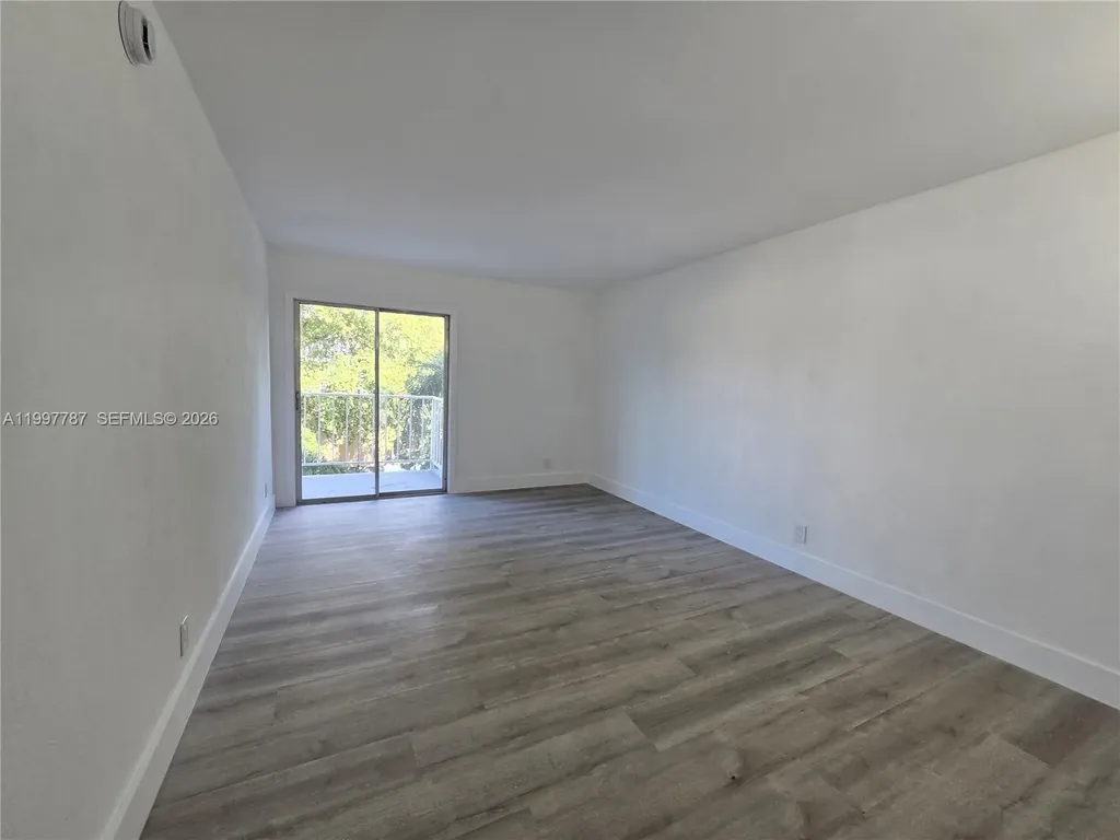 4550 NW 9th Street Miami FL 33126
