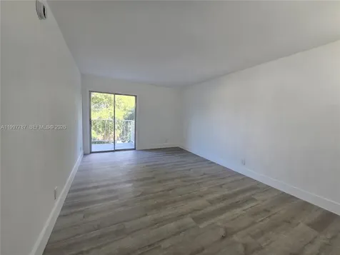 4550 NW 9th Street Miami FL 33126