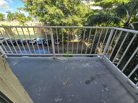 4550 NW 9th Street Miami FL 33126