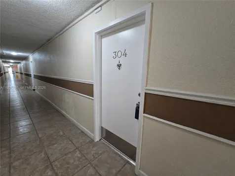 4550 NW 9th Street Miami FL 33126