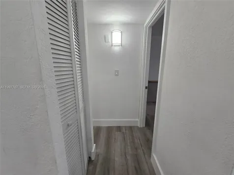 4550 NW 9th Street Miami FL 33126