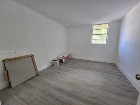 4550 NW 9th Street Miami FL 33126