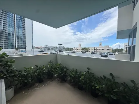 2899 Collins Avenue Miami Beach FL 33140