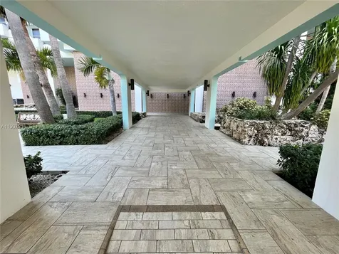 2899 Collins Avenue Miami Beach FL 33140