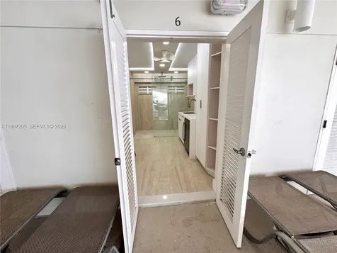 2899 Collins Avenue Miami Beach FL 33140