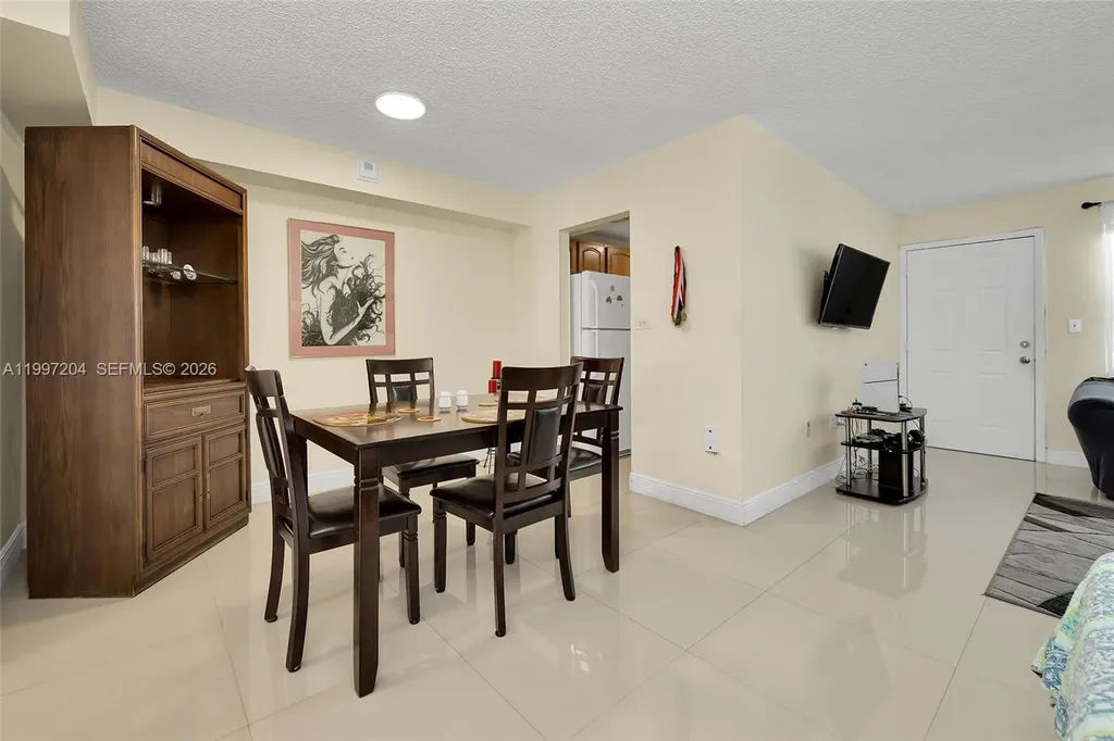 7620 Carlyle Avenue Miami Beach FL 33141