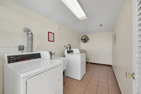 7620 Carlyle Avenue Miami Beach FL 33141