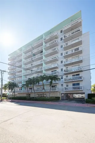 7620 Carlyle Avenue Miami Beach FL 33141