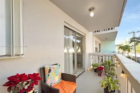 7620 Carlyle Avenue Miami Beach FL 33141
