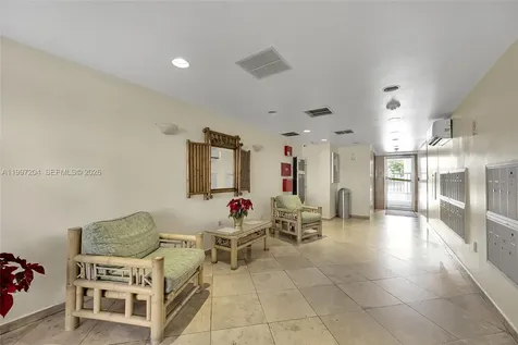 7620 Carlyle Avenue Miami Beach FL 33141