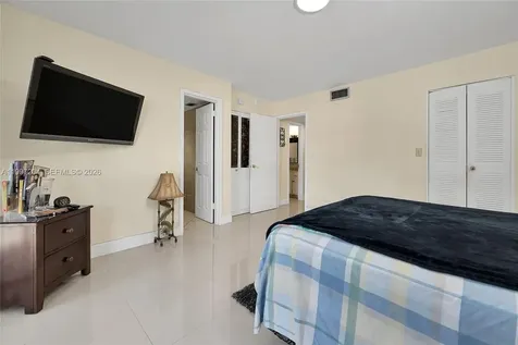 7620 Carlyle Avenue Miami Beach FL 33141