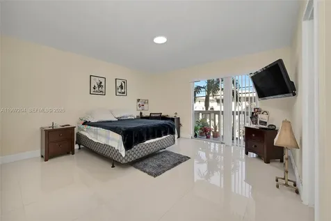 7620 Carlyle Avenue Miami Beach FL 33141