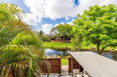 6724 SW 114th Place Miami FL 33173