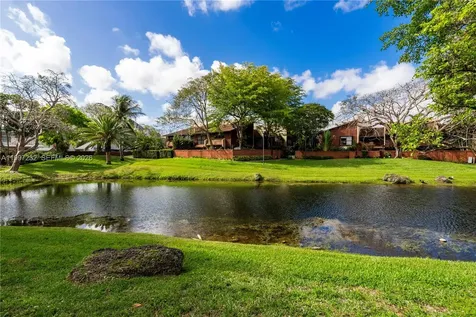 6724 SW 114th Place Miami FL 33173