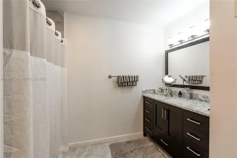 6724 SW 114th Place Miami FL 33173