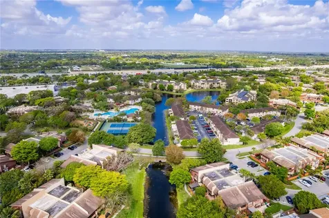 6724 SW 114th Place Miami FL 33173