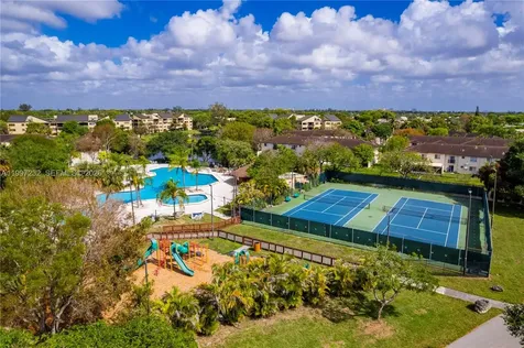 6724 SW 114th Place Miami FL 33173