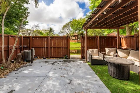6724 SW 114th Place Miami FL 33173