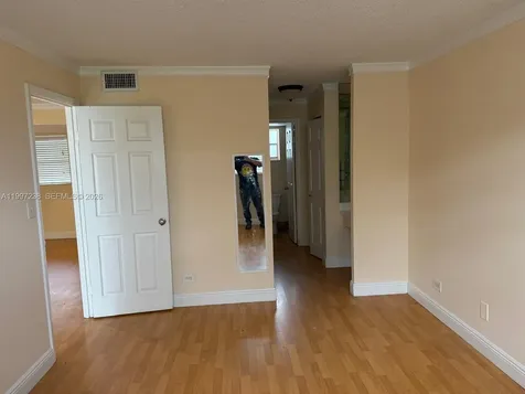 447 NE 195th Street Miami FL 33179