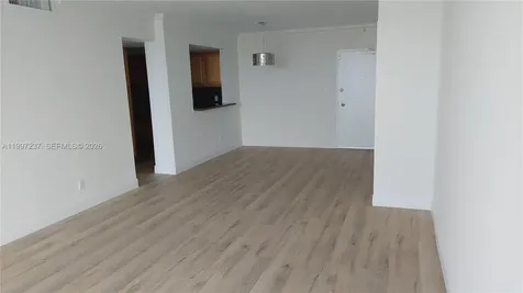 5600 Collins Avenue Miami Beach FL 33140