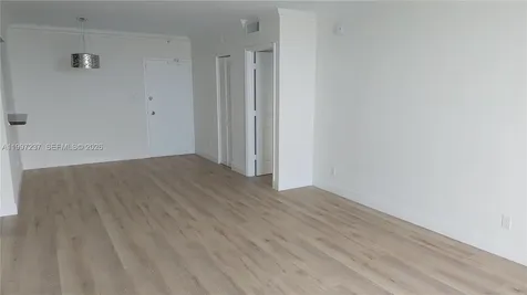 5600 Collins Avenue Miami Beach FL 33140