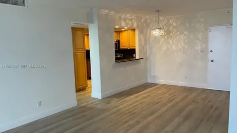 5600 Collins Avenue Miami Beach FL 33140