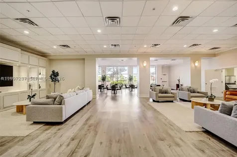 5600 Collins Avenue Miami Beach FL 33140