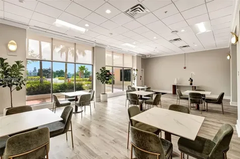 5600 Collins Avenue Miami Beach FL 33140