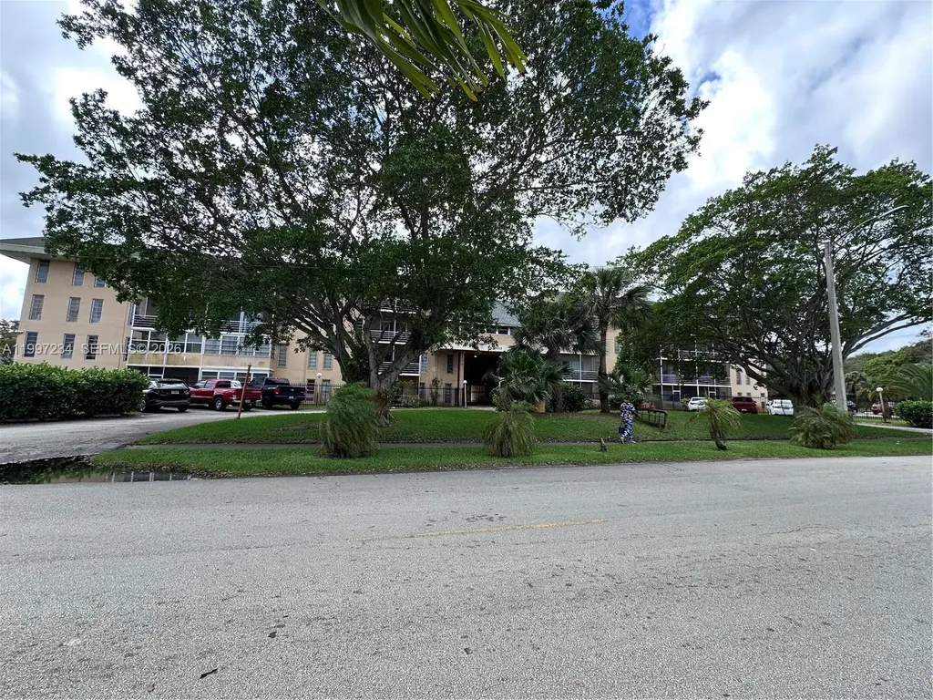 4848 NW 24th Court Lauderdale Lakes FL 33313