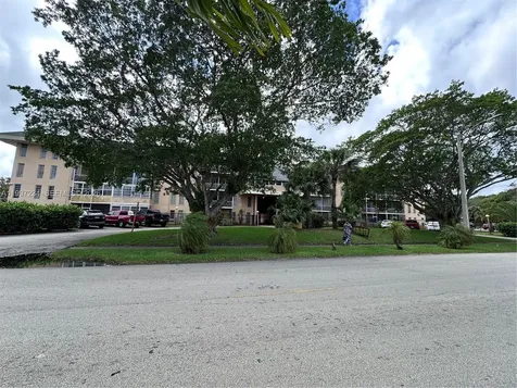 4848 NW 24th Court Lauderdale Lakes FL 33313