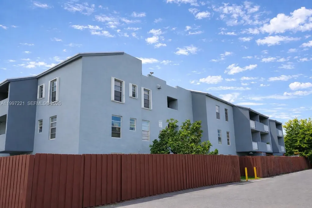 1755 W 60th Street Hialeah FL 33012